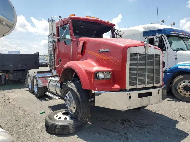 1NKDLU9X3VR746900 — 1997 Kenworth Construction, Повреждения со всех сторон (All Over), фото до ремонта