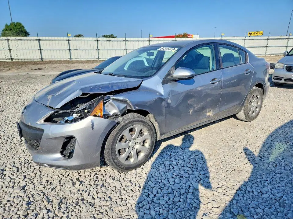JM1BL1U70D1844942 — 2013 Mazda 3, Передняя часть (Front End), фото до ремонта
