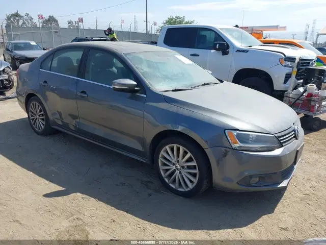 3VWL17AJ4EM387437 — 2014 Volkswagen Jetta 1.8T SEL, Не указано (Unknown), фото до ремонта