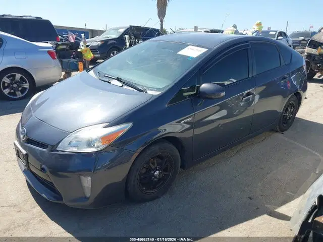 2014 Toyota Prius Two VIN JTDKN3DU6E1744499 фото 2