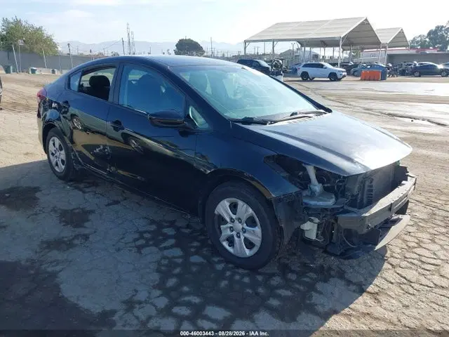 3KPFK4A70HE039360 — 2017 Kia Forte LX, Передняя часть (Front End), фото до ремонта