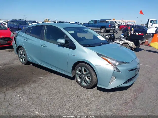 JTDKARFU9H3033139 — 2017 Toyota Prius Three Touring, Задняя часть (Rear), фото до ремонта