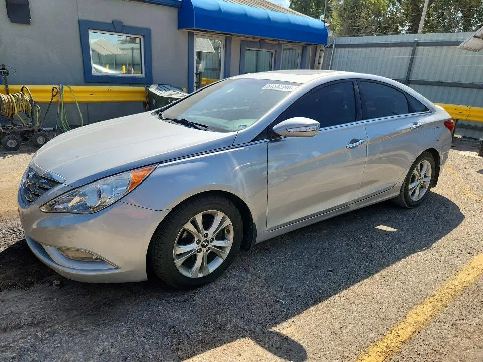 5NPEC4AC4DH794779 — 2013 Hyundai Sonata, Град (Hail), фото до ремонта