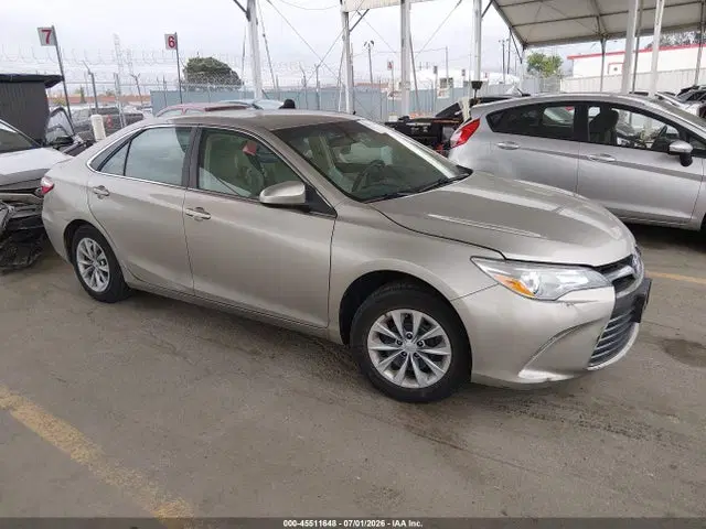 4T1BF1FK9FU106871 — 2015 Toyota Camry LE, Левый бок (Left Side), фото до ремонта