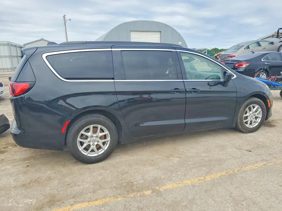 2020 CHRYSLER VOYAGER VIN 2C4RC1DG5LR181974 фото 3