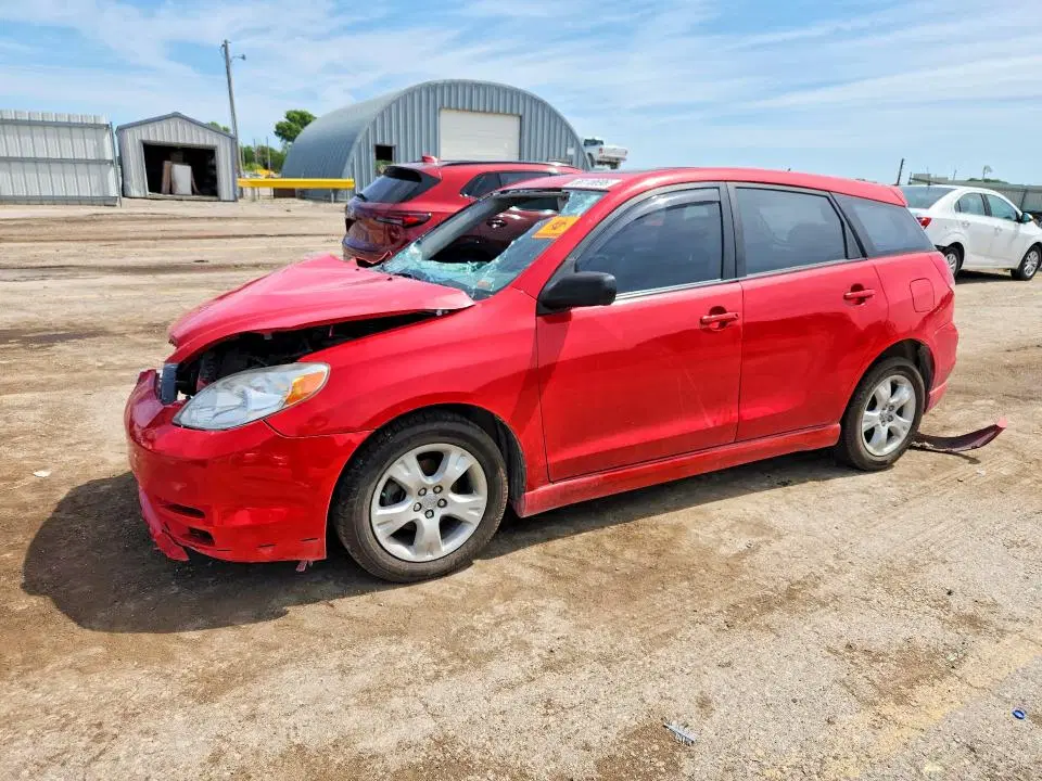 2T1KR32E03C060346 — 2003 Toyota Corolla Matrix, Передняя часть (Front End), фото до ремонта