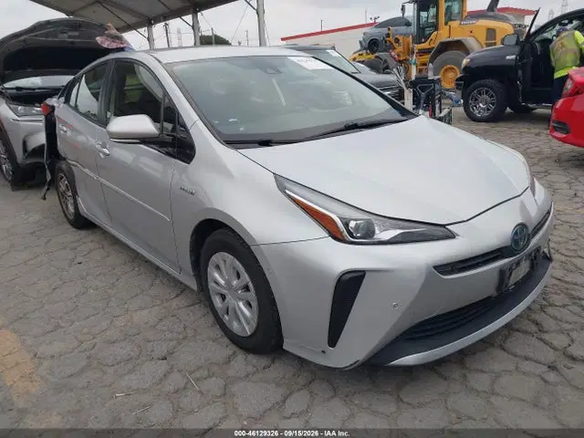 JTDKARFU6L3121722 — 2020 Toyota Prius LE, Задняя часть (Rear), фото до ремонта