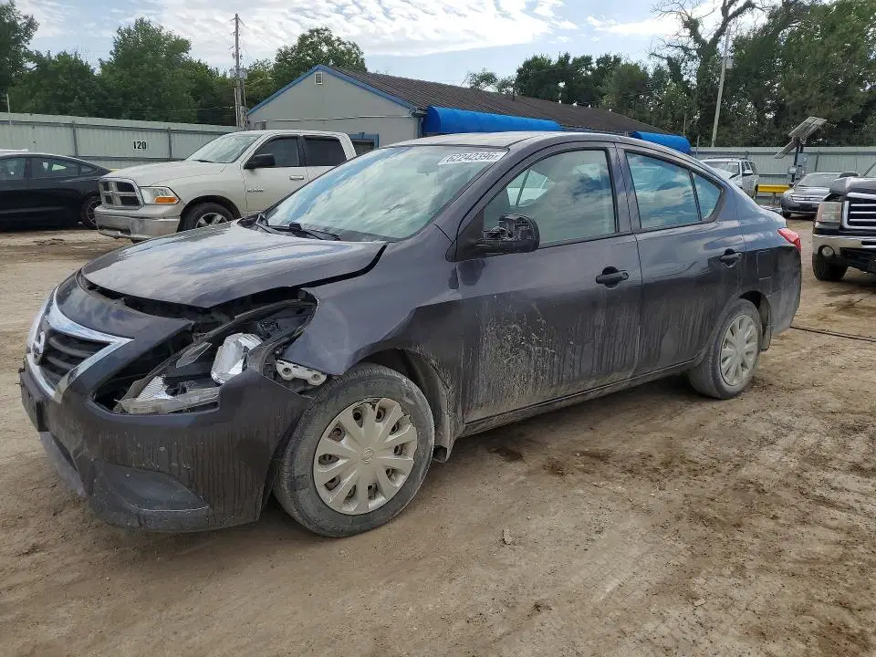 3N1CN7AP8FL836639 — 2015 Nissan Versa, Передняя часть (Front End), фото до ремонта