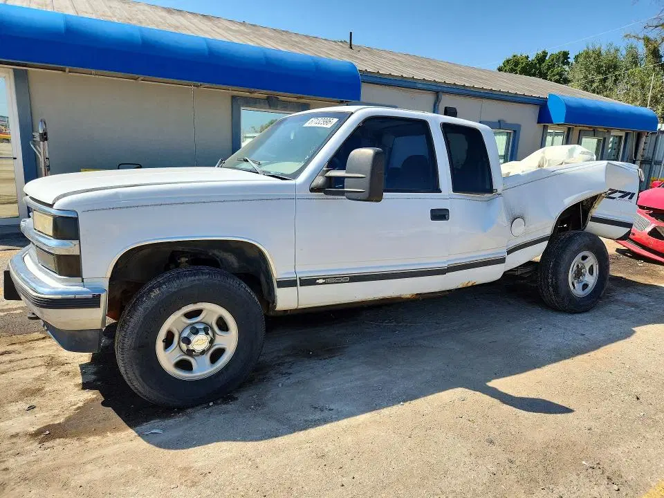 1GCEK19R3VE268218 — 1997 Chevrolet GMT-400, Rear end (Rear End), before-repair photos
