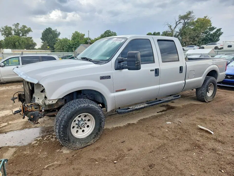 1FTNW21P34EB76030 — 2004 Ford F250, Передняя часть (Front End), фото до ремонта