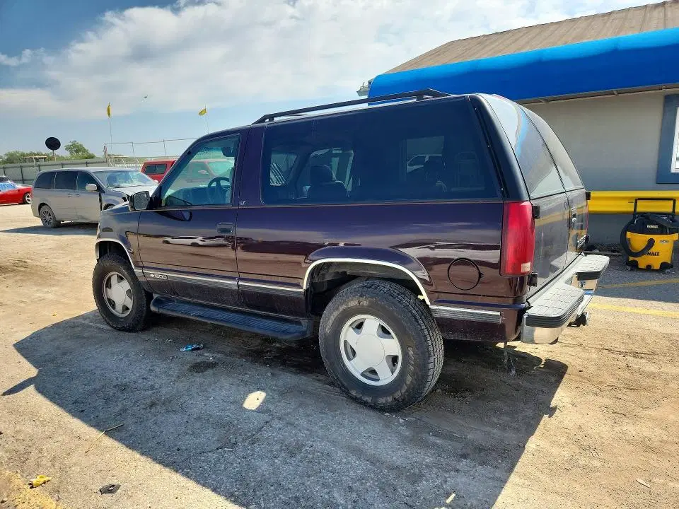 1997 CHEVROLET TAHOE VIN 3GNEK18R7VG138864 фото 2