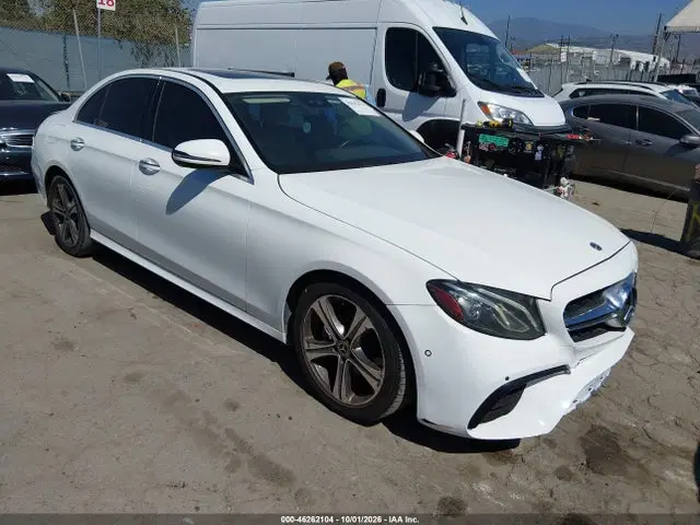 WDDZF4JB8JA390649 — 2018 Mercedes-Benz E 300, Изъят кредитором (Repossession), фото до ремонта
