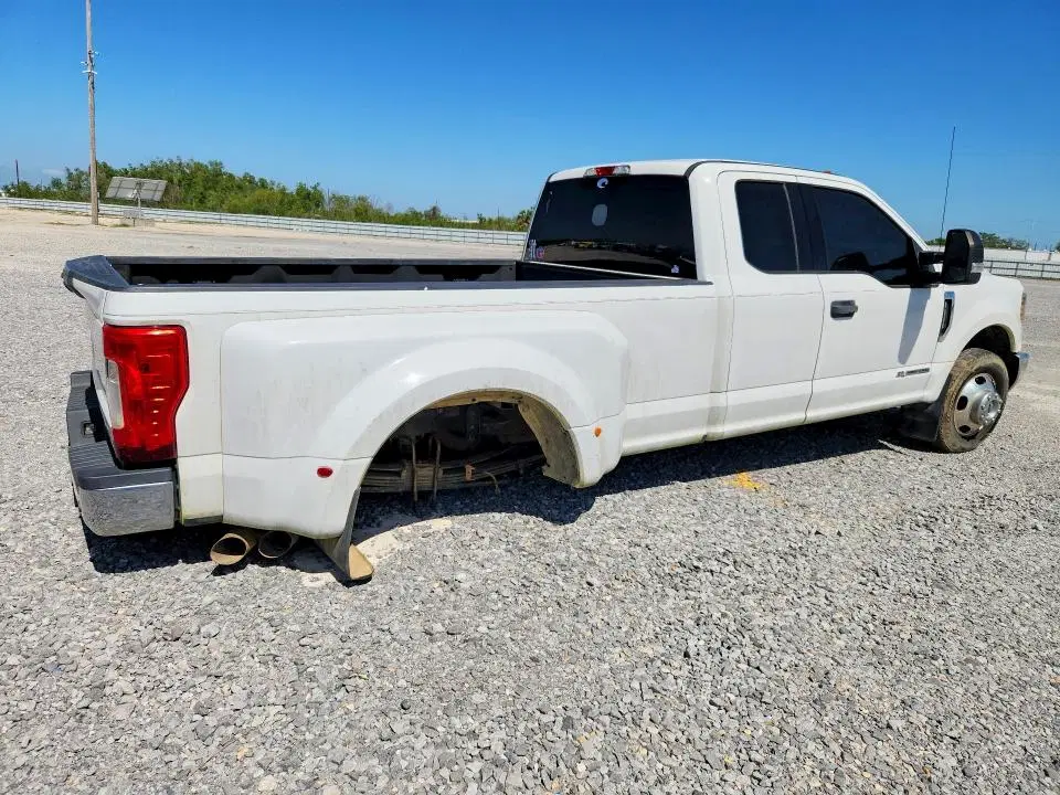 2019 FORD F350 VIN 1FT8X3CT2KEC44616 фото 3
