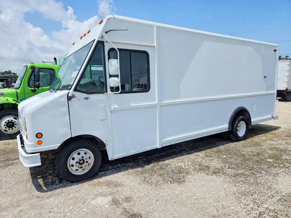 1FCJE39L5YHA77531 — 2000 Ford E350, Механические повреждения (Mechanical), фото до ремонта