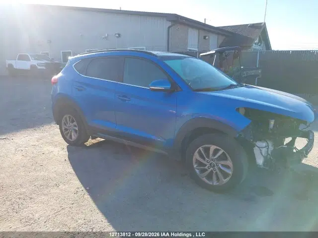 KM8J3CA46GU175639 — 2016 Hyundai Tucson Luxury, Передняя часть (Front), фото до ремонта