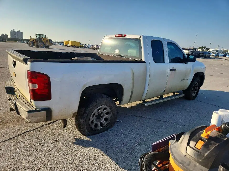 2010 CHEVROLET SILVERADO VIN 1GCSCPE04AZ206789 фото 3