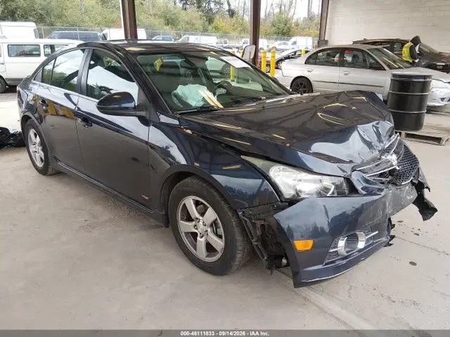 1G1PC5SB0E7341648 — 2014 Chevrolet Cruze 1LT Auto, Передняя часть (Front End), фото до ремонта
