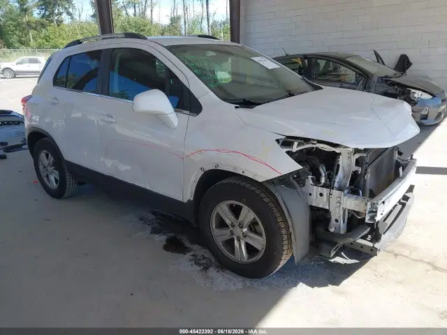 3GNCJLSB1LL209983 — 2020 Chevrolet Trax FWD LT, Передняя часть (Front End), фото до ремонта