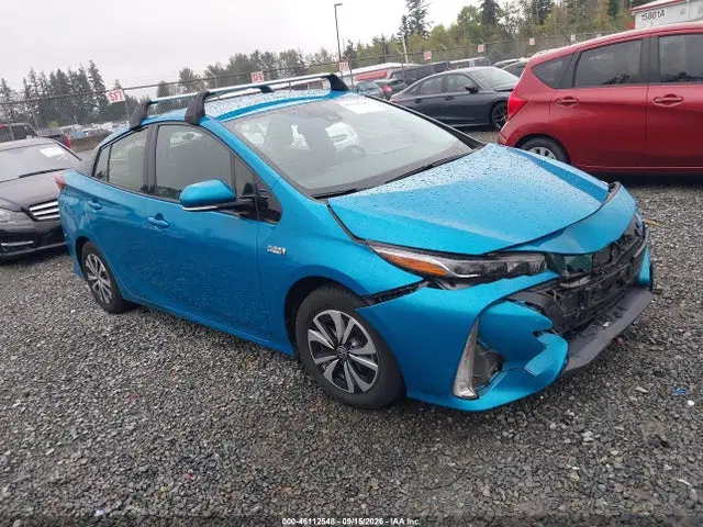 JTDKARFP6J3073677 — 2018 Toyota Prius Prime Premium, Передняя часть (Front End), фото до ремонта