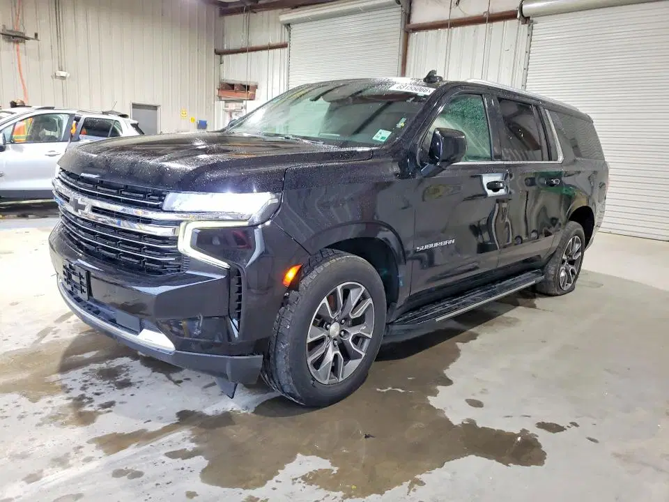 1GNSCCKD1NR204981 — 2022 Chevrolet Suburban, Задняя часть (Rear End), фото до ремонта