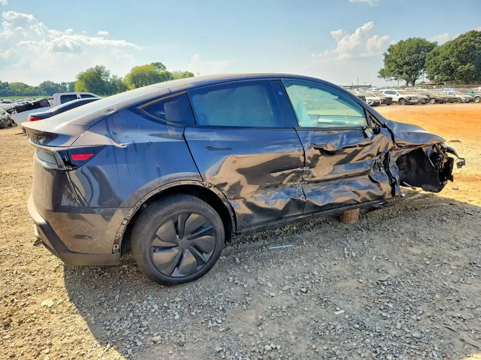 2026 TESLA MODEL Y VIN 7SAYGDEE5TA584203 фото 3
