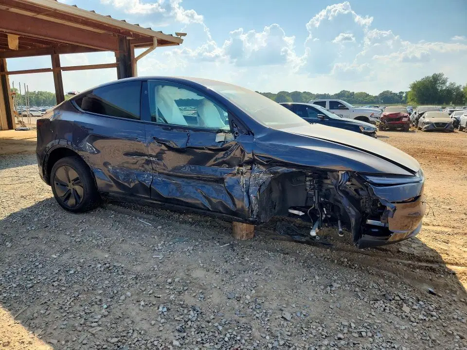 2026 TESLA MODEL Y VIN 7SAYGDEE5TA584203 фото 4