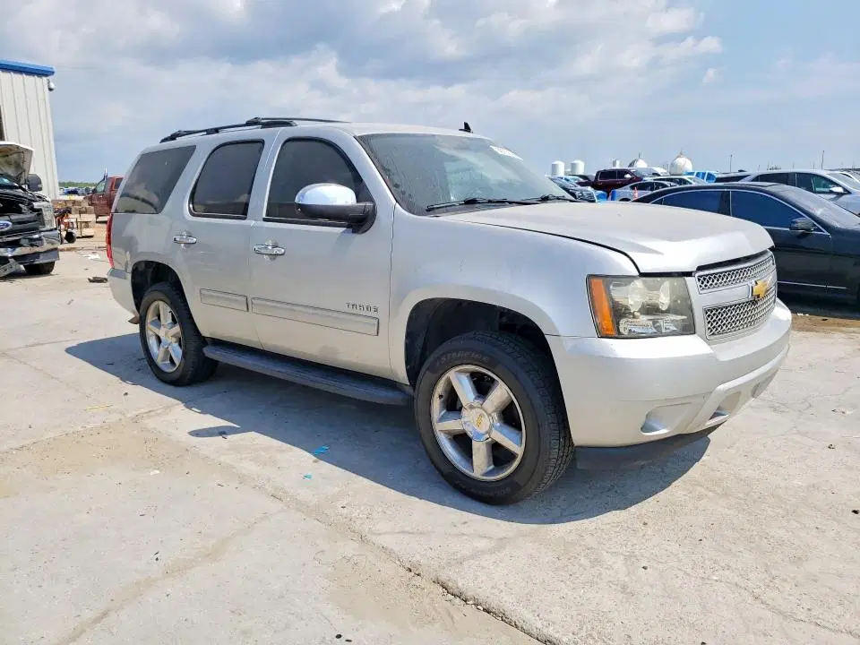 2011 CHEVROLET TAHOE VIN 1GNSCAE02BR199556 фото 4