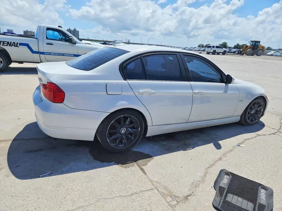 2009 BMW 328 VIN WBAPH53509A435746 фото 2