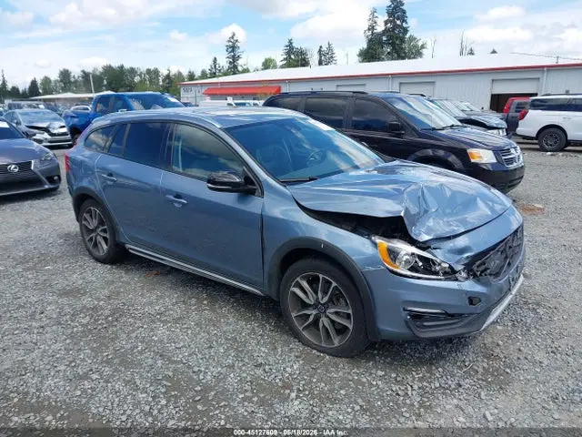 YV440MWK3H1036947 — 2017 Volvo V60 Cross Country T5, Передняя часть (Front End), фото до ремонта