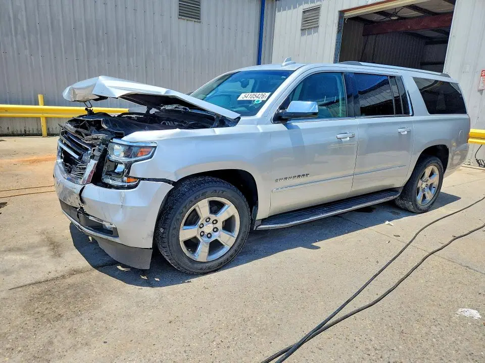 1GNSCJKCXHR206275 — 2017 Chevrolet Suburban, Передняя часть (Front End), фото до ремонта