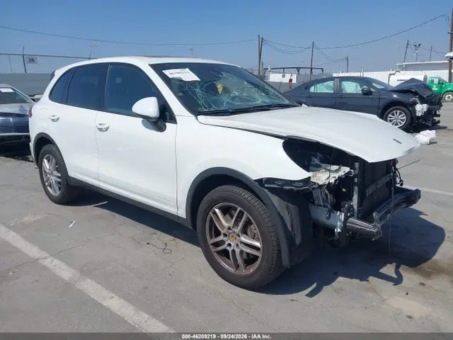 WP1AA2A28GKA12259 — 2016 Porsche Cayenne, Передняя часть (Front End), фото до ремонта