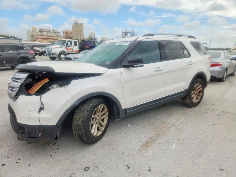 1FM5K7D87FGC45575 — 2015 Ford Explorer, Передняя часть (Front End), фото до ремонта