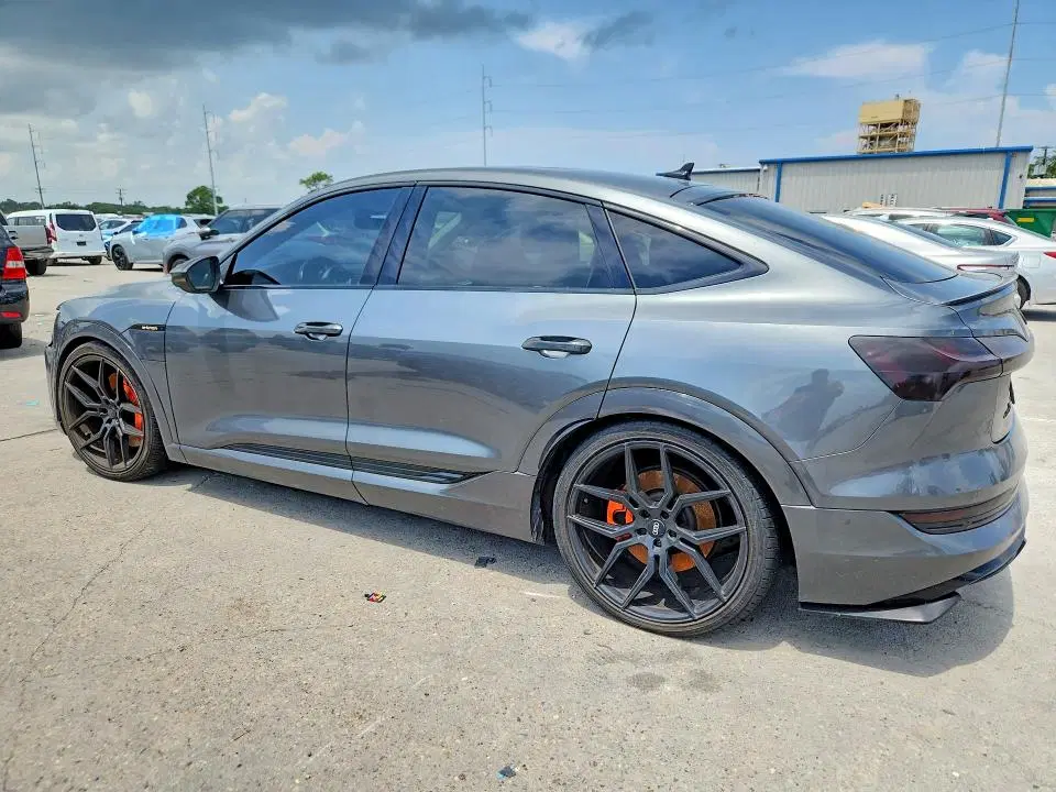 WA11AAGE7MB010103 — 2021 Audi E-Tron, Задняя часть (Rear End), фото до ремонта