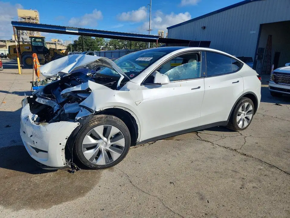 5YJYGDEE6LF043015 — 2020 Tesla Model Y, Передняя часть (Front End), фото до ремонта