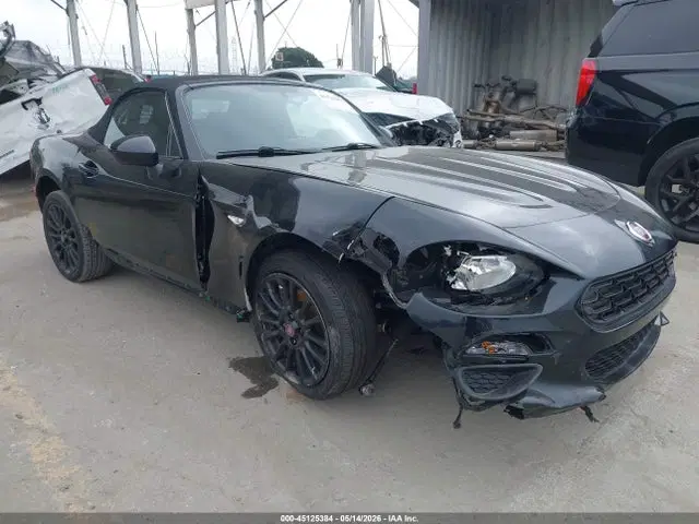 JC1NFAEK4H0104309 — 2017 Fiat 124 Spider Classica, Передняя часть справа (Right Front), фото до ремонта