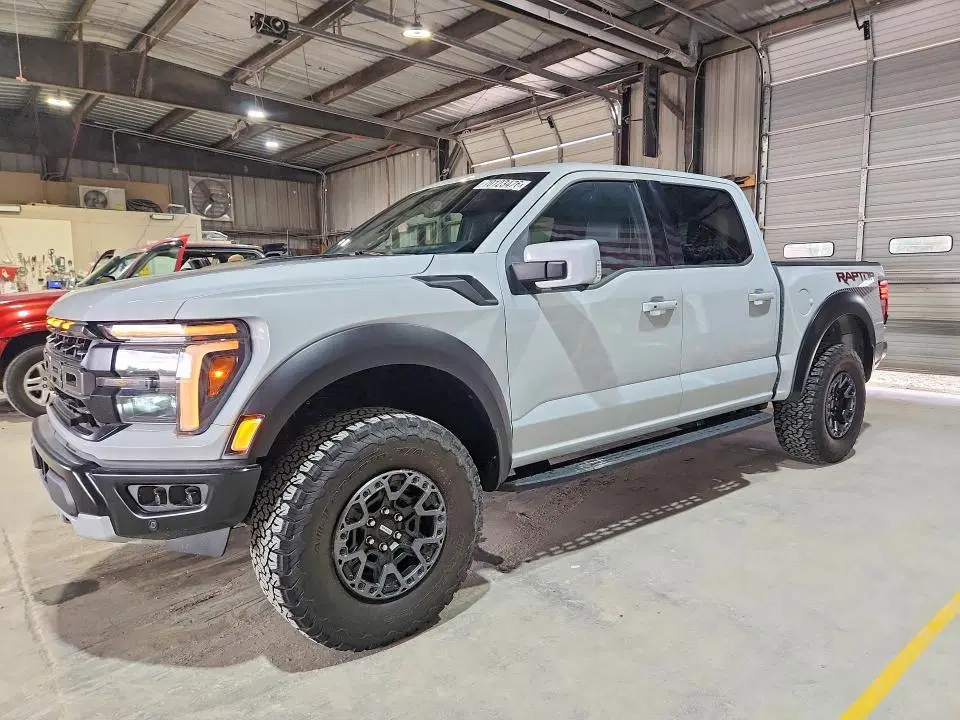 1FTFW1RG8SFC13101 — 2025 Ford F150, Передняя часть (Front End), фото до ремонта