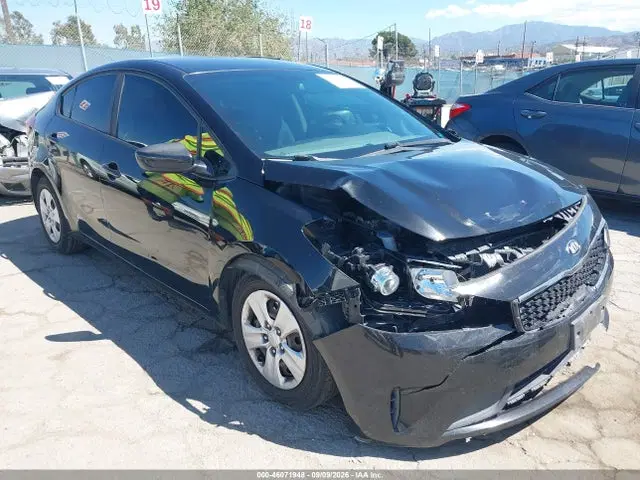 3KPFL4A7XHE090152 — 2017 Kia Forte LX, Передняя часть (Front End), фото до ремонта