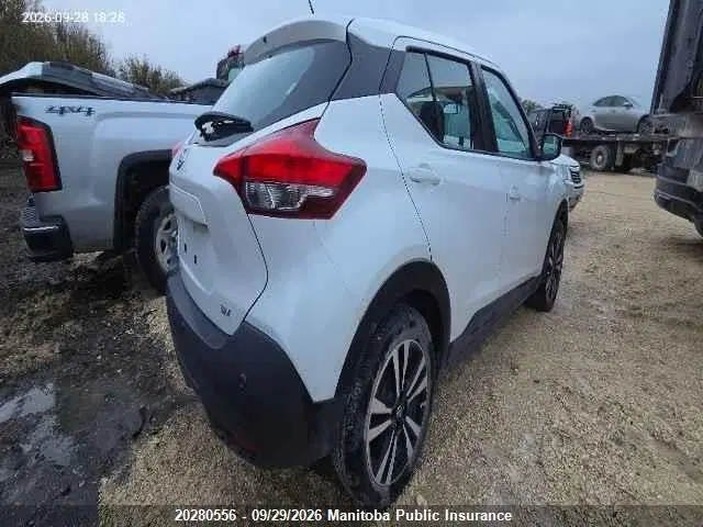 2020 Nissan KICKS SV VIN 3N1CP5CV9LL497136 фото 4