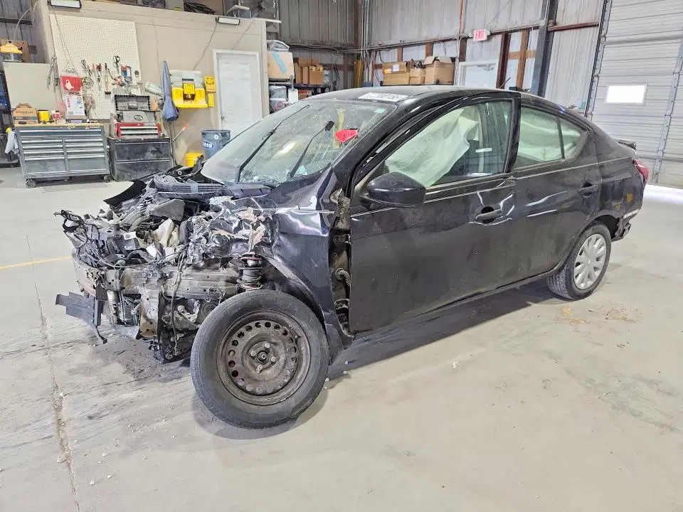 3N1CN7AP8HL846722 — 2017 Nissan Versa, Передняя часть (Front End), фото до ремонта