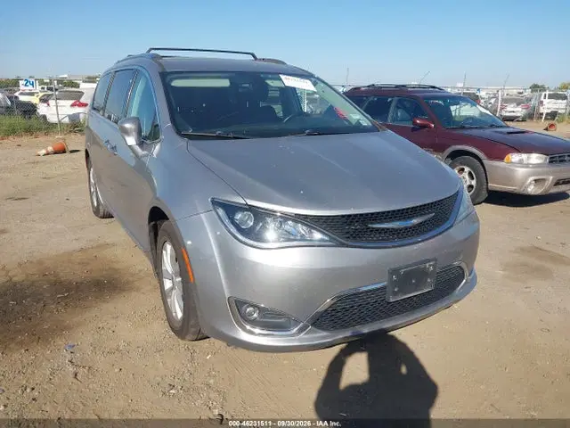 2C4RC1BG1JR246240 — 2018 Chrysler Pacifica Touring L, Естественный износ (Normal Wear & Tear), фото до ремонта