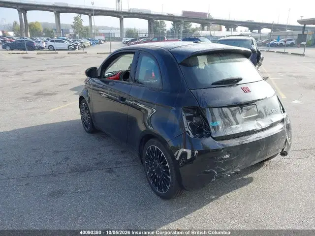 2024 Fiat 500e Red VIN ZFAFFAA45RX220150 фото 3