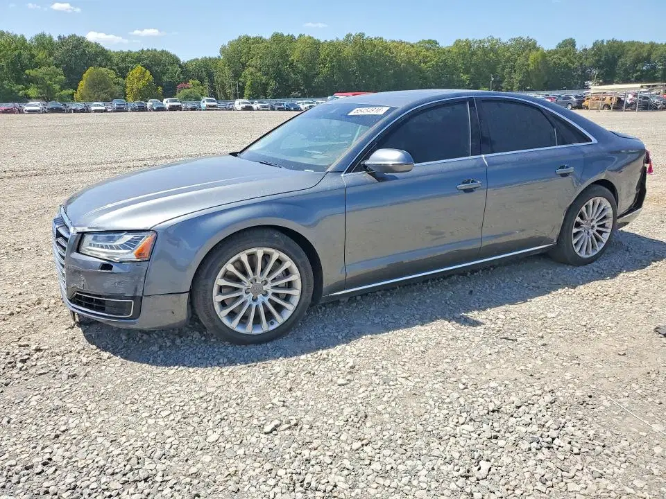 WAUJ2AFD2FN037297 — 2015 Audi A8, Задняя часть (Rear End), фото до ремонта