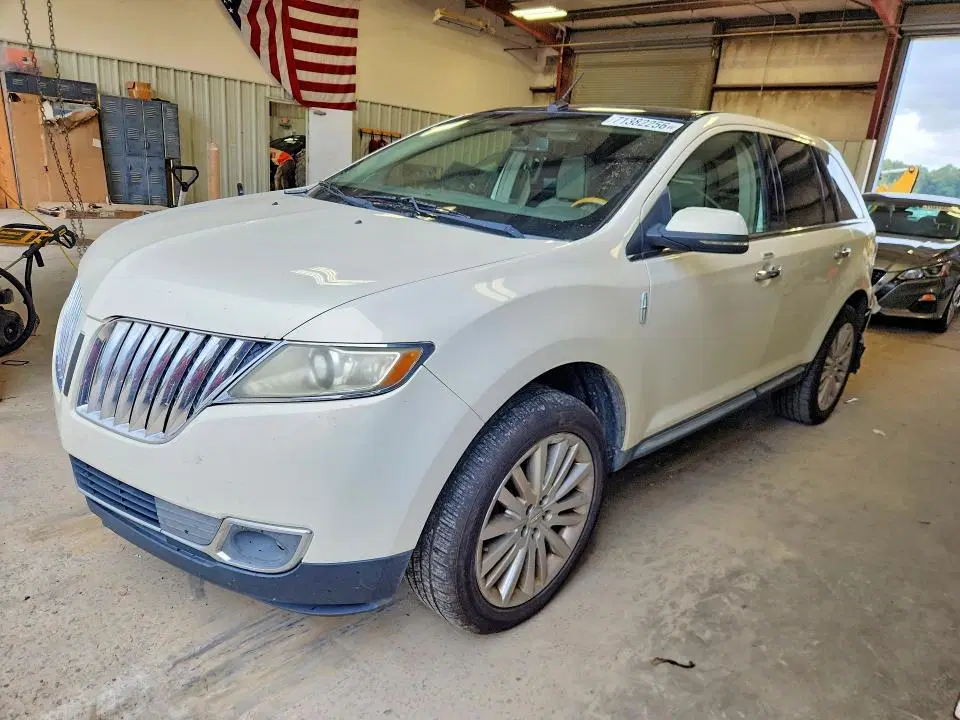 2LMDJ6JK7CBL06052 — 2012 Lincoln MKX, Задняя часть (Rear End), фото до ремонта